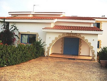 Luxury 6 Bed Villa With Servants Quarters, Outskirts Ayia Napa